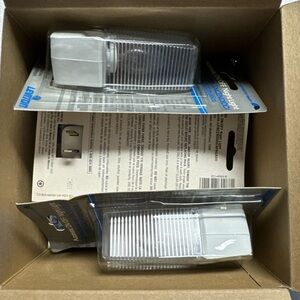 Lot of 5 Leviton 48569-White Automatic On/Off Dawn/Dusk Sensor Night Light 4W